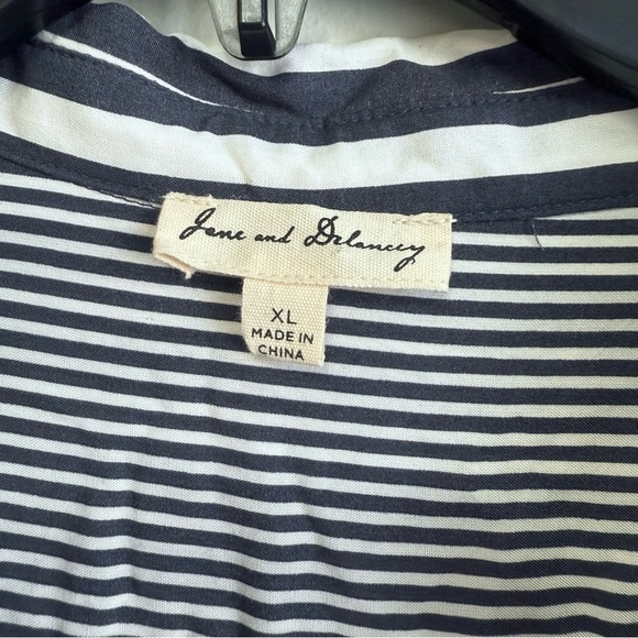 Anthropologie Jane and Delancey Oversized Striped Button Down Top - Picture 4 of 7